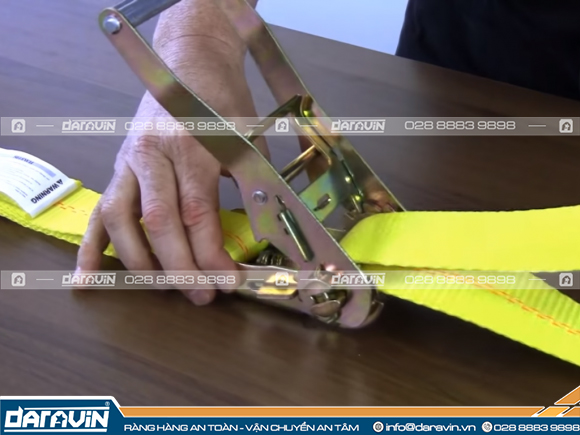 Đầu tăng đơ khó gập mở hay bị kẹt nên vệ sinh và bảo dưỡng Đầu tăng đơ khó gập mở hay bị kẹt nên vệ sinh và bảo dưỡng