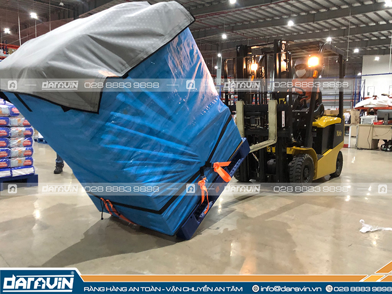 Bất ngờ trước sự ổn định của lưới quấn pallet khóa cam với bài test khó nhất tại kho hàng của shoppe Bất ngờ trước sự ổn định của lưới quấn pallet khóa cam với bài test khó nhất tại kho hàng của shoppe