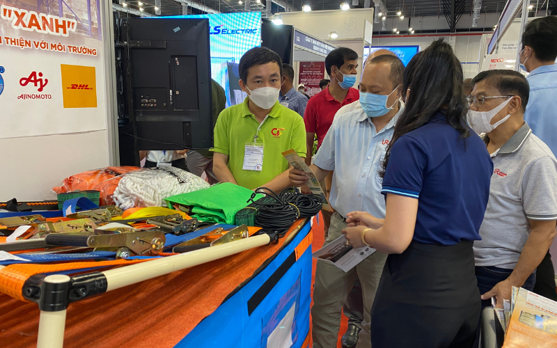 Các doanh nghiệp lớn đặc biệt quan tâm đến những giải pháp có tầm ảnh hưởng đến vấn đề môi trường như lưới quấn pallet Các doanh nghiệp lớn đặc biệt quan tâm đến những giải pháp có tầm ảnh hưởng đến vấn đề môi trường như lưới quấn pallet