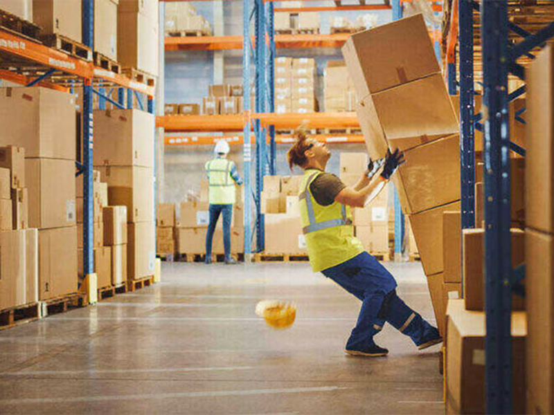 Các vấn đề an toàn trong kho hàng luôn được doanh nghiệp ưu tiên hàng đầu Các vấn đề an toàn trong kho hàng luôn được doanh nghiệp ưu tiên hàng đầu