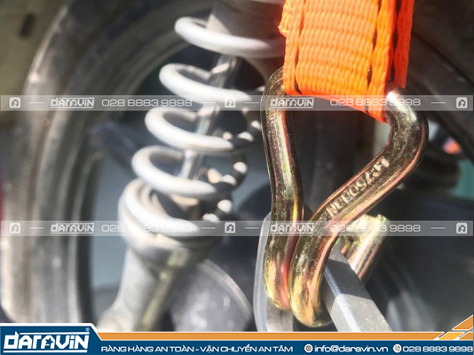 Những lưu ý trước khi ràng đồ trên xe máy Những lưu ý trước khi ràng đồ trên xe máy