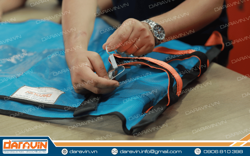 Chất lượng lưới quấn pallet được kiểm tra theo tiêu chuẩn nghiêm ngặt trước khi giao đến cho khách hàng Chất lượng lưới quấn pallet được kiểm tra theo tiêu chuẩn nghiêm ngặt trước khi giao đến cho khách hàng