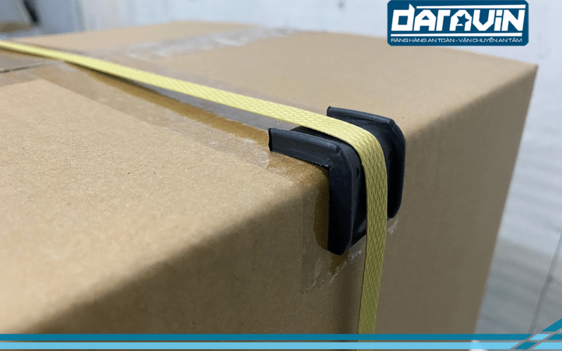 Công dụng thực tế nẹp góc nhựa 27x22x22mm Công dụng thực tế nẹp góc nhựa 27x22x22mm