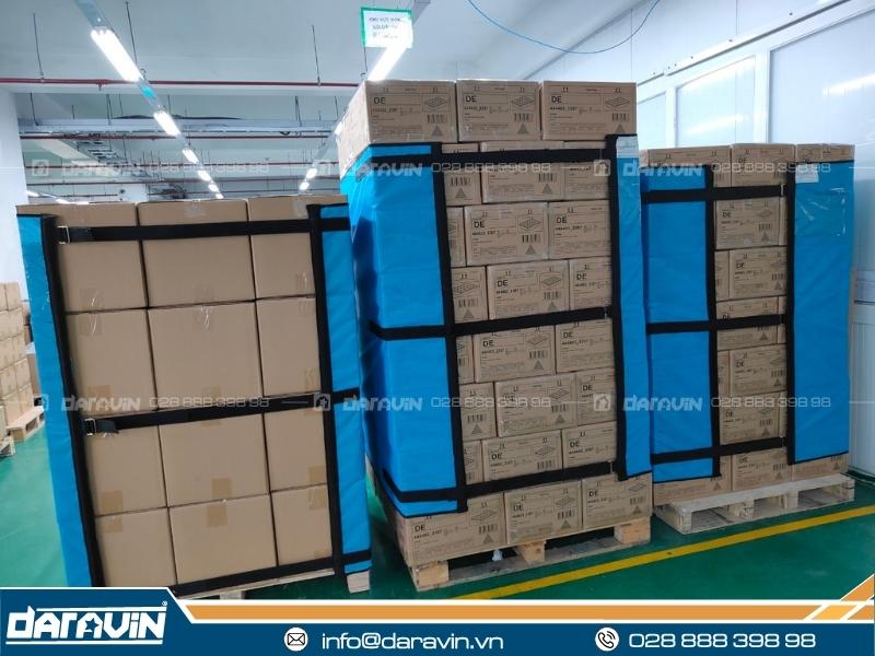 Giải pháp lưới quấn pallet tái sử dụng của Daravin giúp doanh nghiệp như Allcho Việt Nam cố định pallet an toàn hơn, giảm chi phí dài hạn, tối ưu thao tác kho và phù hợp định hướng sản xuất bền vững