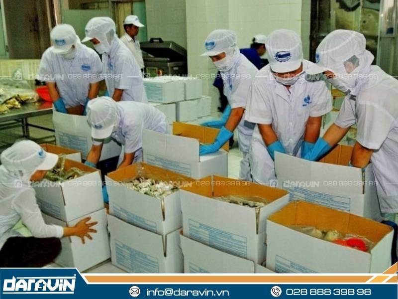 Công ty Thủy sản Sạch Việt Nam cần giải pháp thay thế màng PE để giảm chi phí, tiết kiệm thời gian và nâng cao hiệu quả quản lý kho bãi