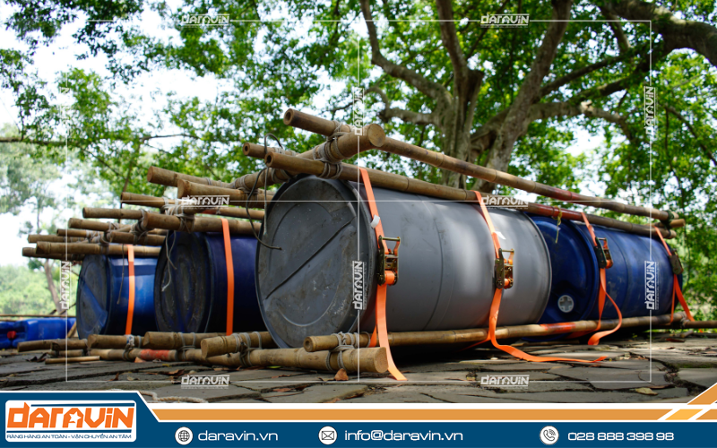 Đã có nhóm hoàn thành thử thách làm bè gỗ bằng dây tăng đơ Đã có nhóm hoàn thành thử thách làm bè gỗ bằng dây tăng đơ