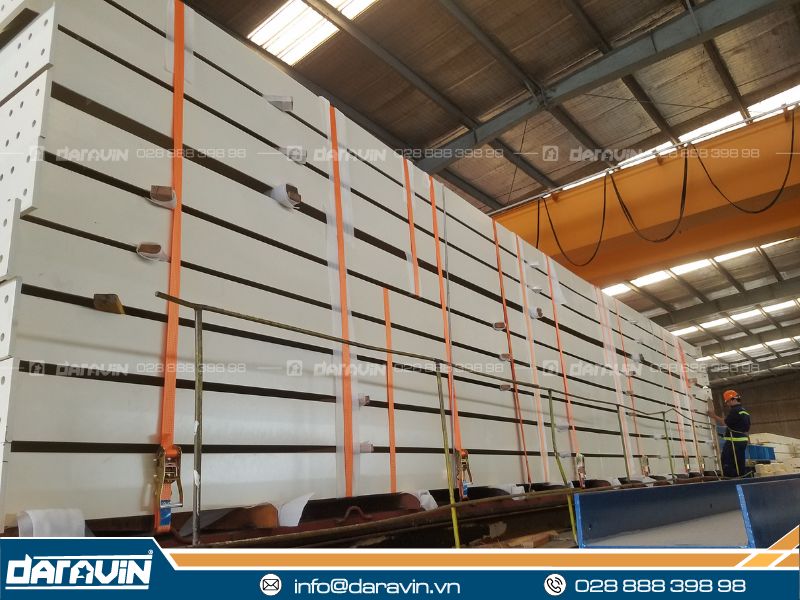 Đặc điểm dây chằng hàng tăng đơ bản 50mm tải 5 Tấn móc J do DARAVIN sản xuất