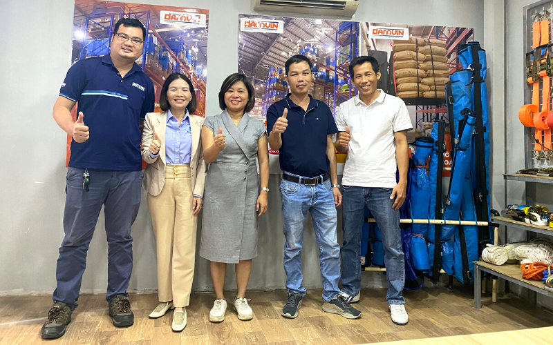 DARAVIN đón tiếp khách hàng tham quan nhà máy sản xuất lưới quấn pallet lớn nhất tại khu vực miền Nam DARAVIN đón tiếp khách hàng tham quan nhà máy sản xuất lưới quấn pallet lớn nhất tại khu vực miền Nam