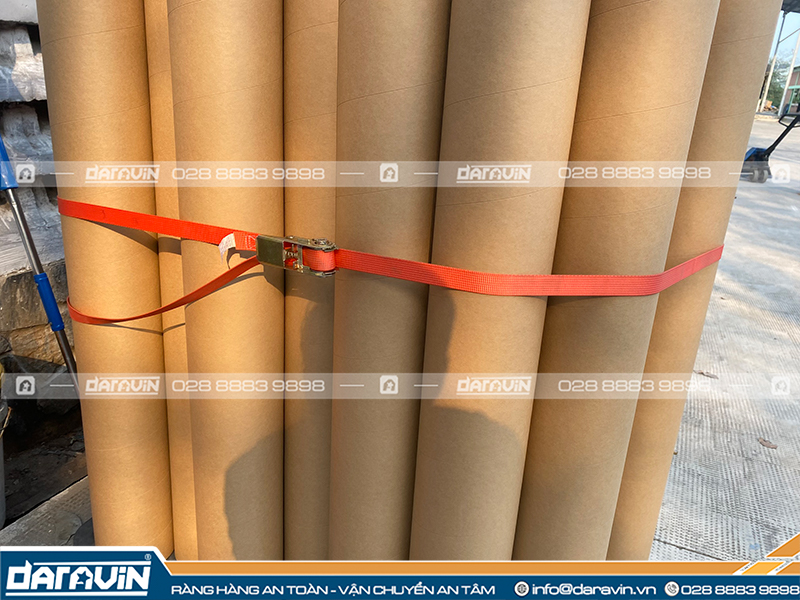 Giải pháp bảo vệ hàng trên pallet - Dây ràng hàng pallet khóa tăng đơ Giải pháp bảo vệ hàng trên pallet - Dây ràng hàng pallet khóa tăng đơ