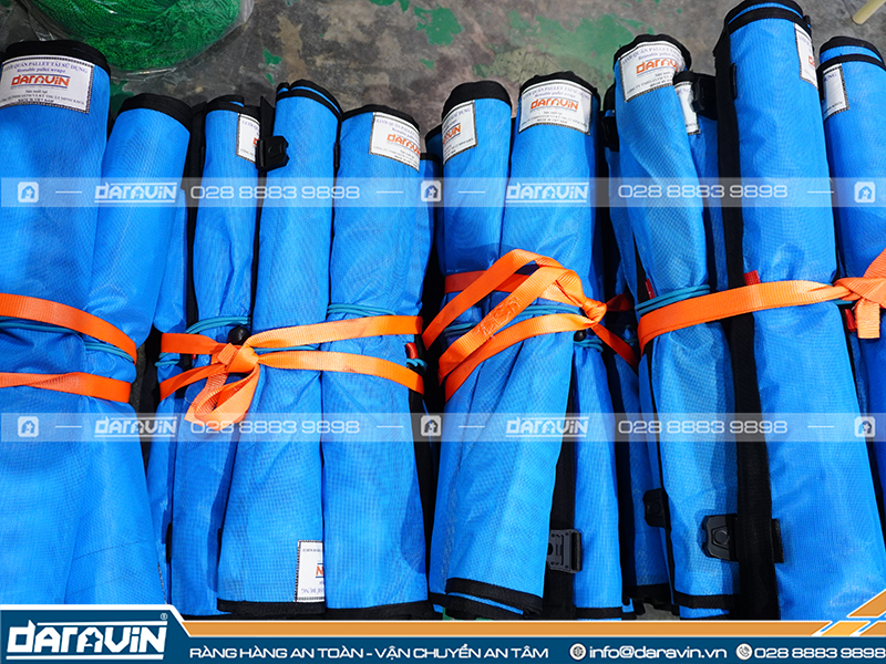 Dây thun tròn ball bungee được trang bị giúp quấn lưới gọn gàng hơn Dây thun tròn ball bungee được trang bị giúp quấn lưới gọn gàng hơn