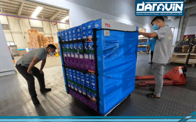 Đội ngũ cán bộ quản lý TCL thích thú trước giải pháp quấn hàng hóa mới Đội ngũ cán bộ quản lý TCL thích thú trước giải pháp quấn hàng hóa mới