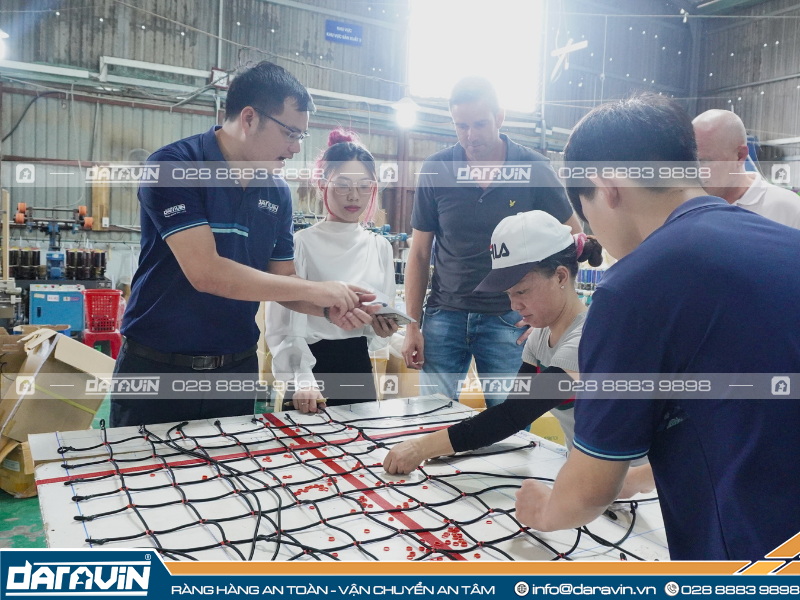 Sản phẩm lưới thun ràng pallet được thảo luận trong buổi gặp gỡ