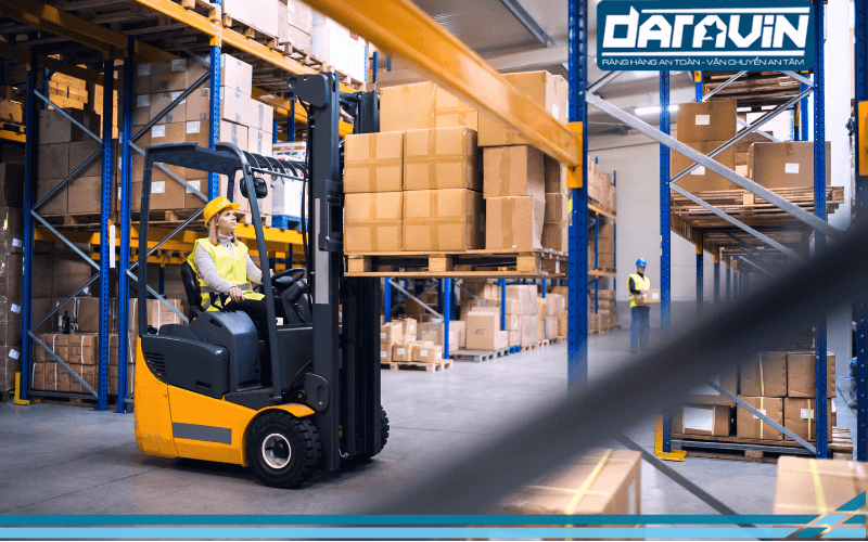 Đối với pallet lưu kho cũng có một số kích thước tiêu chuẩn khá phổ biến Đối với pallet lưu kho cũng có một số kích thước tiêu chuẩn khá phổ biến