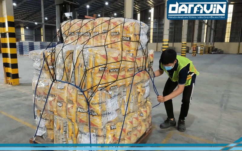 Giải pháp lưới thun ràng pallet thử nghiệm cho các hàng hóa nhẹ tại FM Logistic Giải pháp lưới thun ràng pallet thử nghiệm cho các hàng hóa nhẹ tại FM Logistic