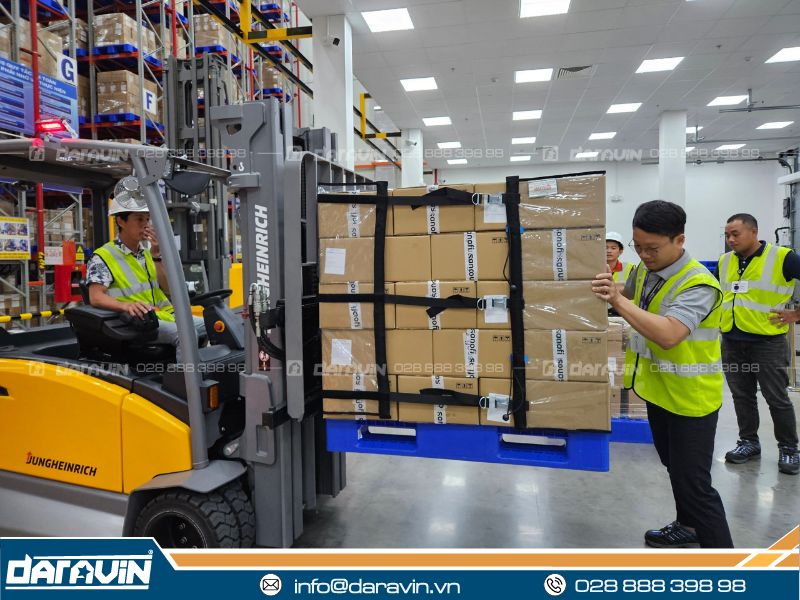 Giới thiệu lưới PVC trong suốt quấn pallet