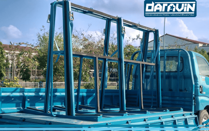 Kệ chữ A được sử dụng cho việc vận chuyển kính Kệ chữ A được sử dụng cho việc vận chuyển kính