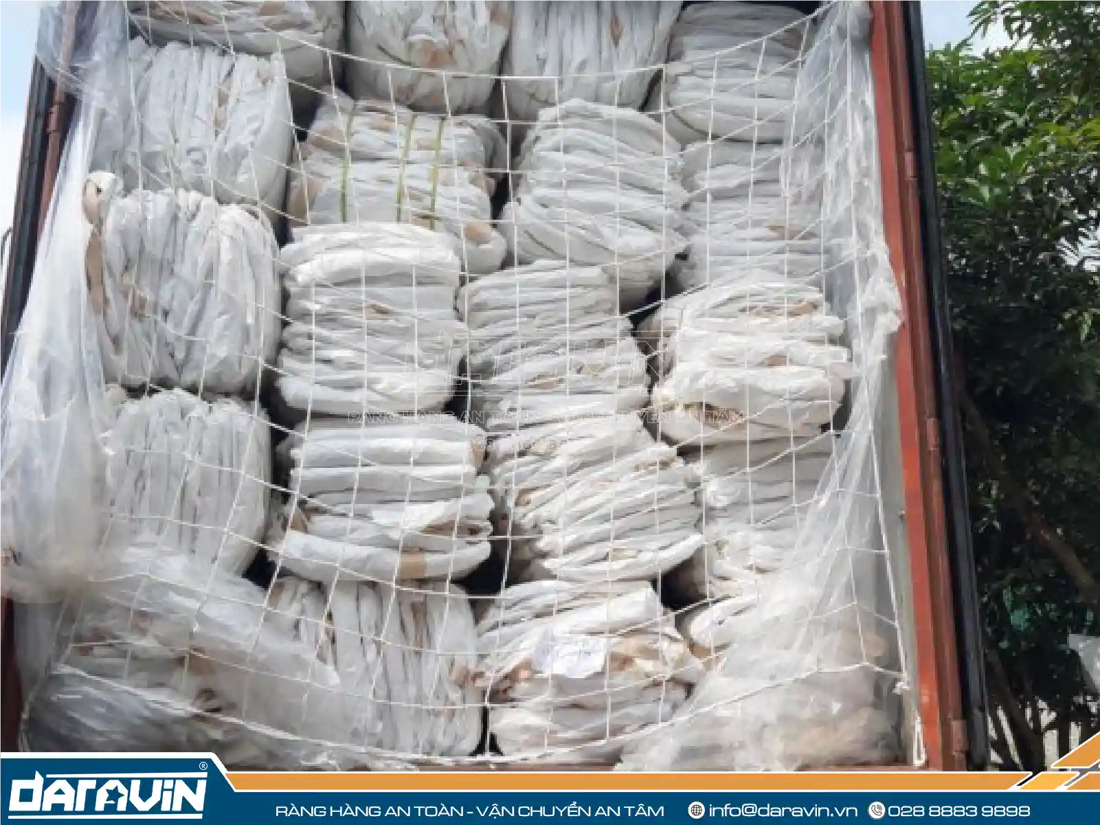 Hình thực tế khi sử dụng lưới chắn container phi 4 mắt 15cm