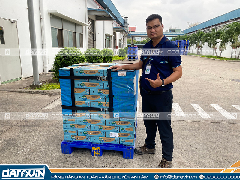 lưới quấn pallet có nhiều ưu điểm vượt trội so với màng Pe truyền thống lưới quấn pallet có nhiều ưu điểm vượt trội so với màng Pe truyền thống