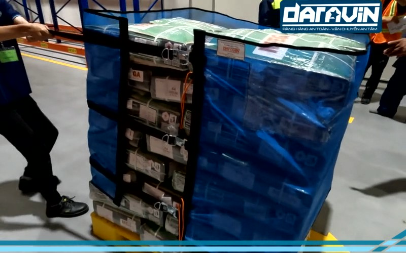 Lưới quấn pallet DARAVIN với mẫu khóa xiết móc gài mới nhất tăng khả năng chịu tải Lưới quấn pallet DARAVIN với mẫu khóa xiết móc gài mới nhất tăng khả năng chịu tải