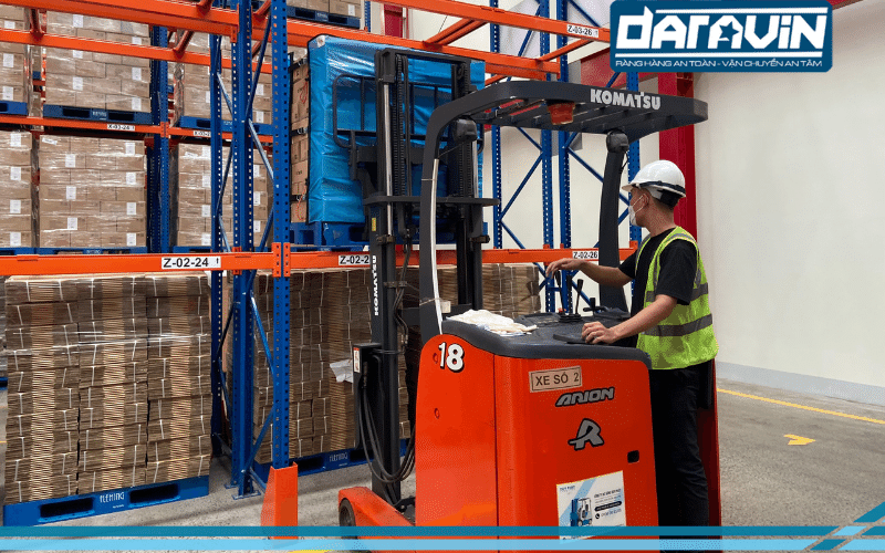 Lưới quấn pallet dễ dàng vượt qua bài test nâng hạ lên kệ Lưới quấn pallet dễ dàng vượt qua bài test nâng hạ lên kệ