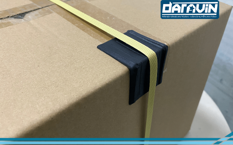 Nẹp góc nhựa 45x45x45mm lắp đặt và sử dụng vô cùng đơn giản Nẹp góc nhựa 45x45x45mm lắp đặt và sử dụng vô cùng đơn giản