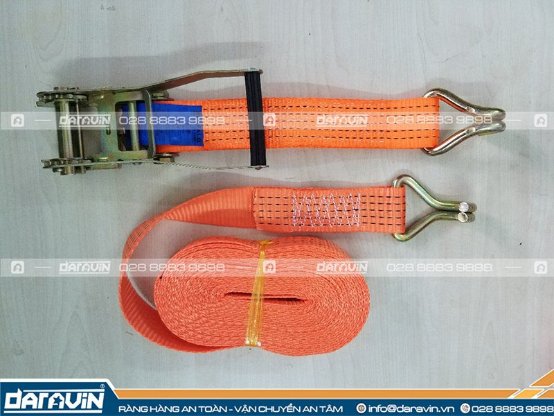 Những dụng cụ dùng để cố định xe máy trên xe bán tải Những dụng cụ dùng để cố định xe máy trên xe bán tải