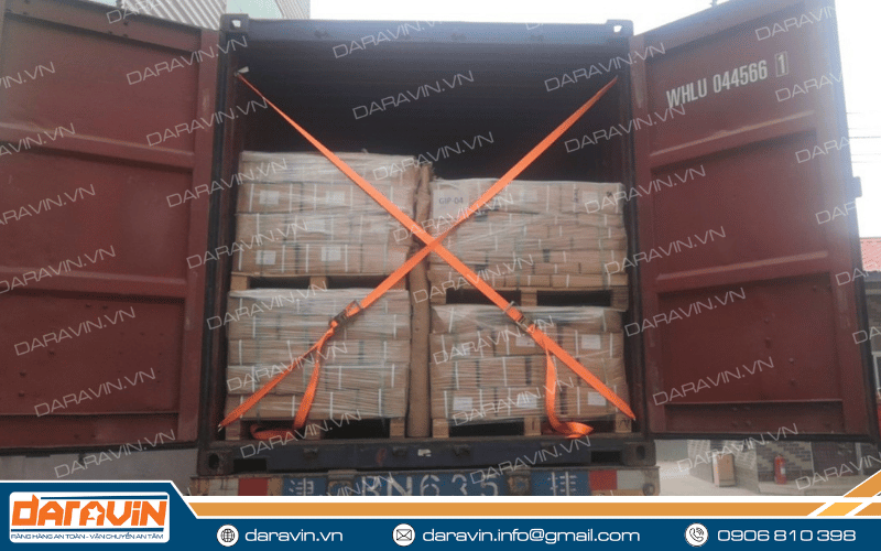 Sử dụng dây tăng đơ để cố định cửa container chống rơi đổ hàng hóa Sử dụng dây tăng đơ để cố định cửa container chống rơi đổ hàng hóa