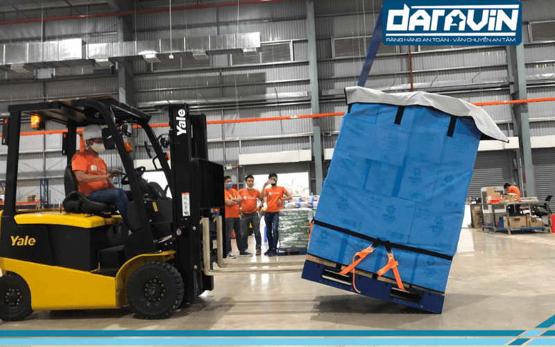 Thử nghiệm lưới quấn pallet DARAVIN cho kho hàng Shopee Thử nghiệm lưới quấn pallet DARAVIN cho kho hàng Shopee