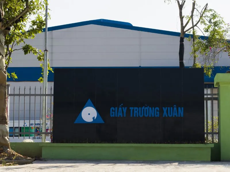 Daravin cung cấp lưới quấn pallet cho kho hàng Giấy Trường Xuân