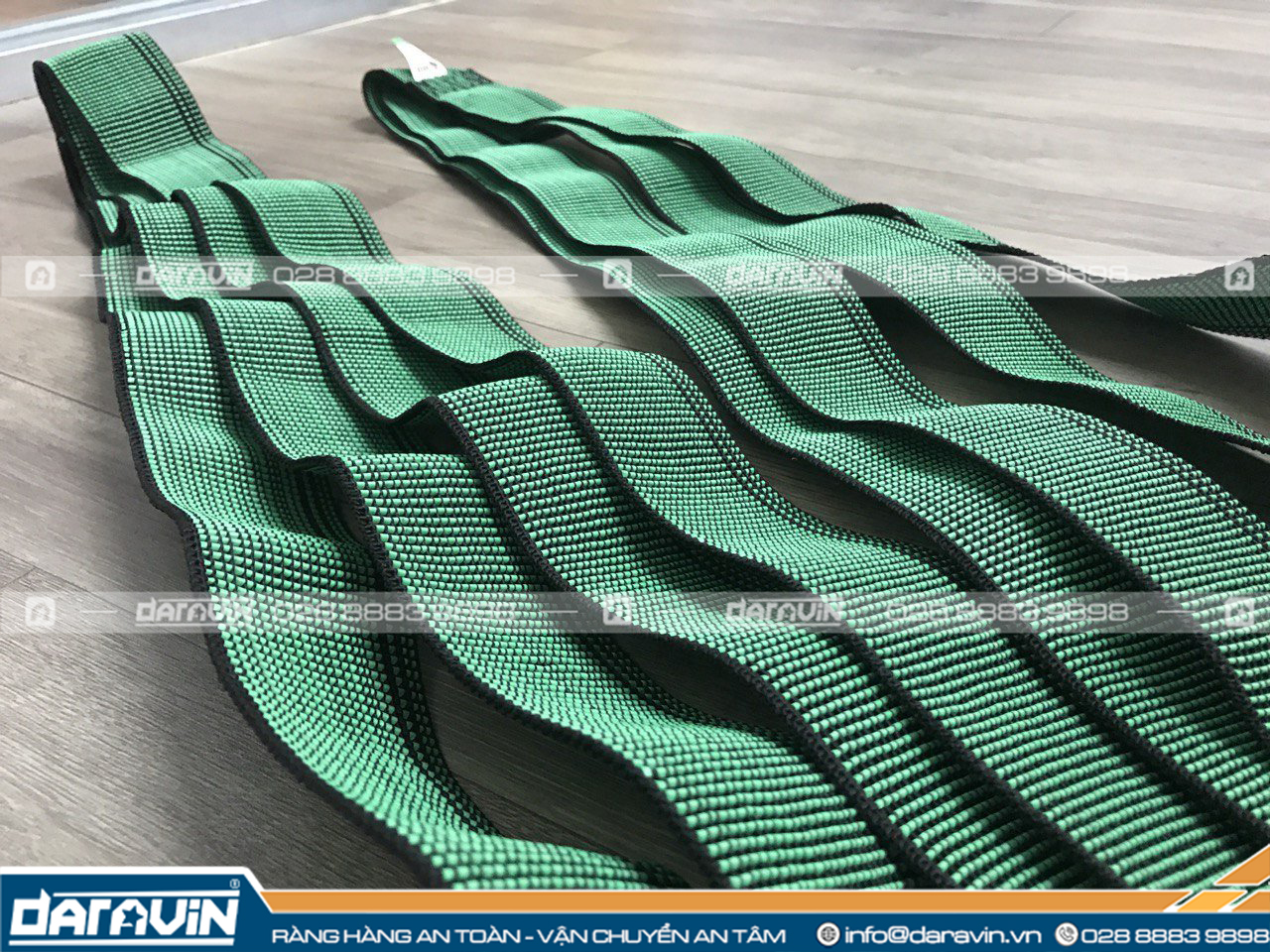 Tổng quan dây thun ràng chéo hàng trên pallet Tổng quan dây thun ràng chéo hàng trên pallet