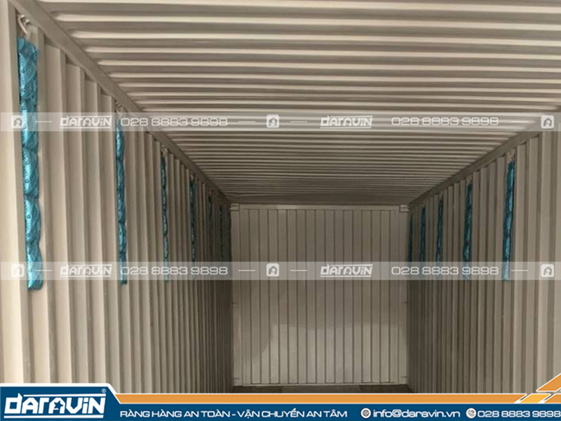 Trang bị thêm các phụ kiện hút ẩm để tránh tình trạng hàng hóa bị hấp hơi đọng giọt Trang bị thêm các phụ kiện hút ẩm để tránh tình trạng hàng hóa bị hấp hơi đọng giọt