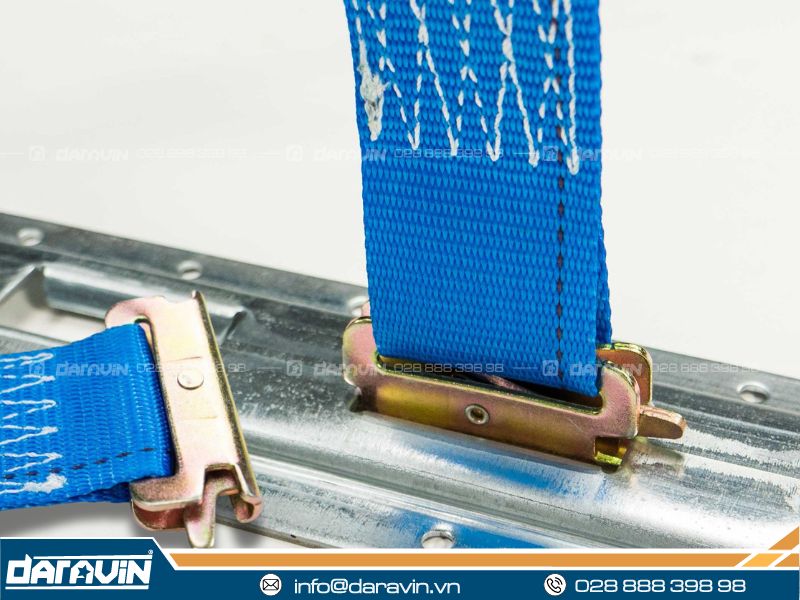Ứng dụng Dây chằng hàng tăng đơ bản 50mm tải 5T móc E- Fit