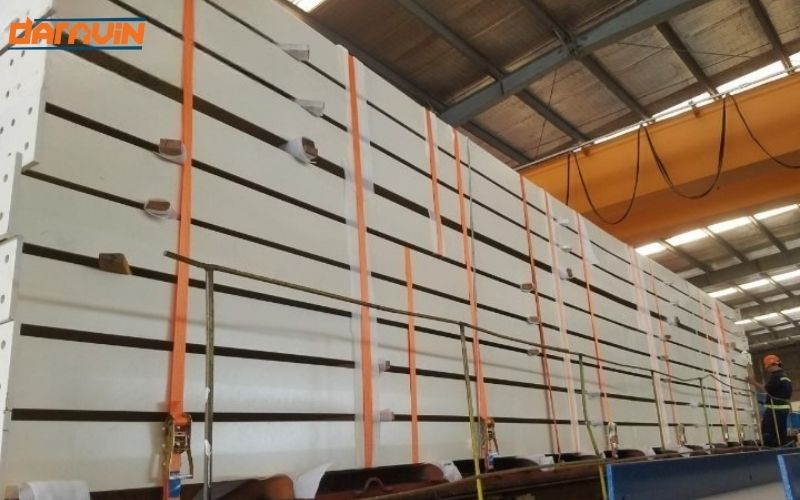 Ứng dụng dây tăng đơ bản 50mm tải 5 tấn móc J