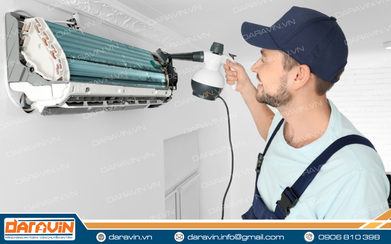 Vệ sinh sơ máy lạnh trước khi đóng gói và vận chuyển Vệ sinh sơ máy lạnh trước khi đóng gói và vận chuyển
