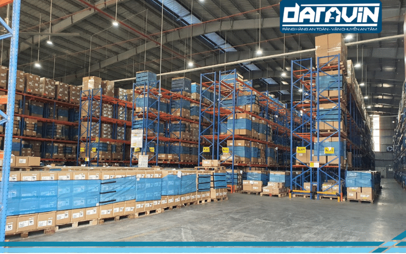 Với quy mô kho hàng lớn chi phí đầu tư sử dụng ban đầu đang là trở ngại đối với một số doanh nghiệp Với quy mô kho hàng lớn chi phí đầu tư sử dụng ban đầu đang là trở ngại đối với một số doanh nghiệp