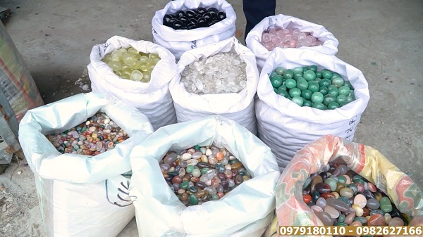 đá thạch anh vụn rải mộ