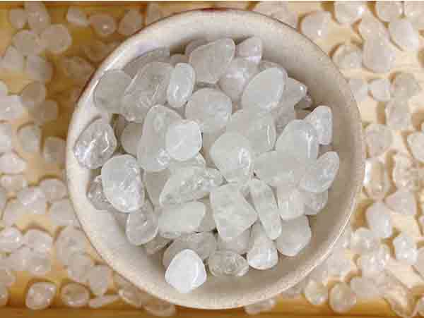 đá thạch anh vụn ngũ sắc