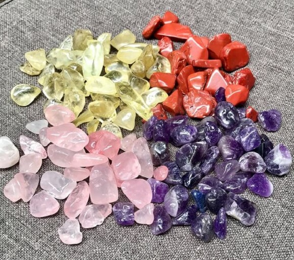 Thạch anh vụn giá bao nhiêu còn tùy thuộc vào loại thạch anh vụn thô hay thạch anh vụn bóng