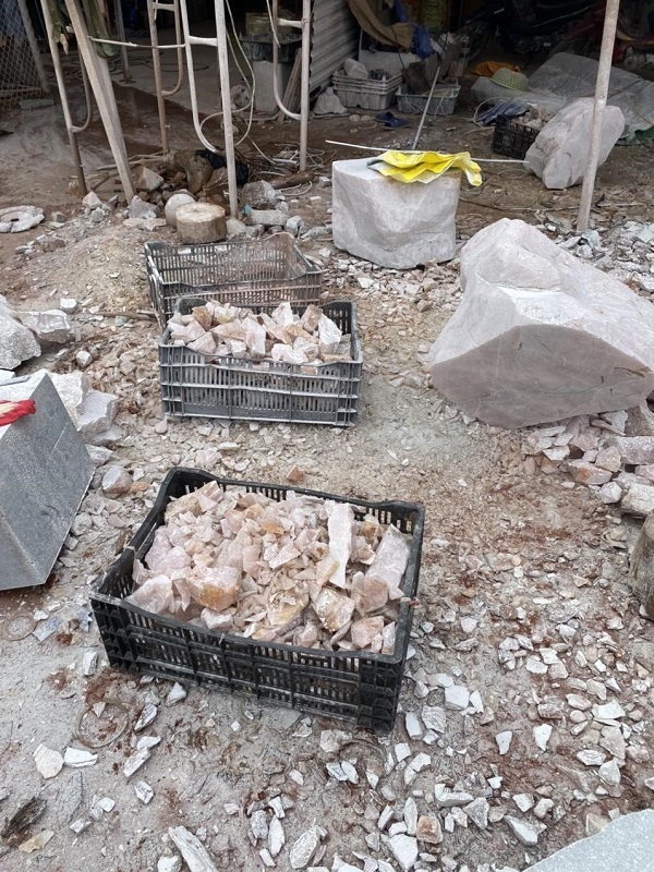 giá đá thạch anh vụn dải nền nhà