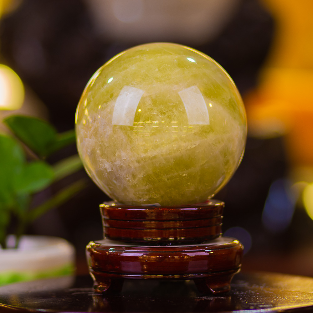 Quả Cầu Phong Thuỷ Thạch Anh Vàng 2,6kg - M05942
