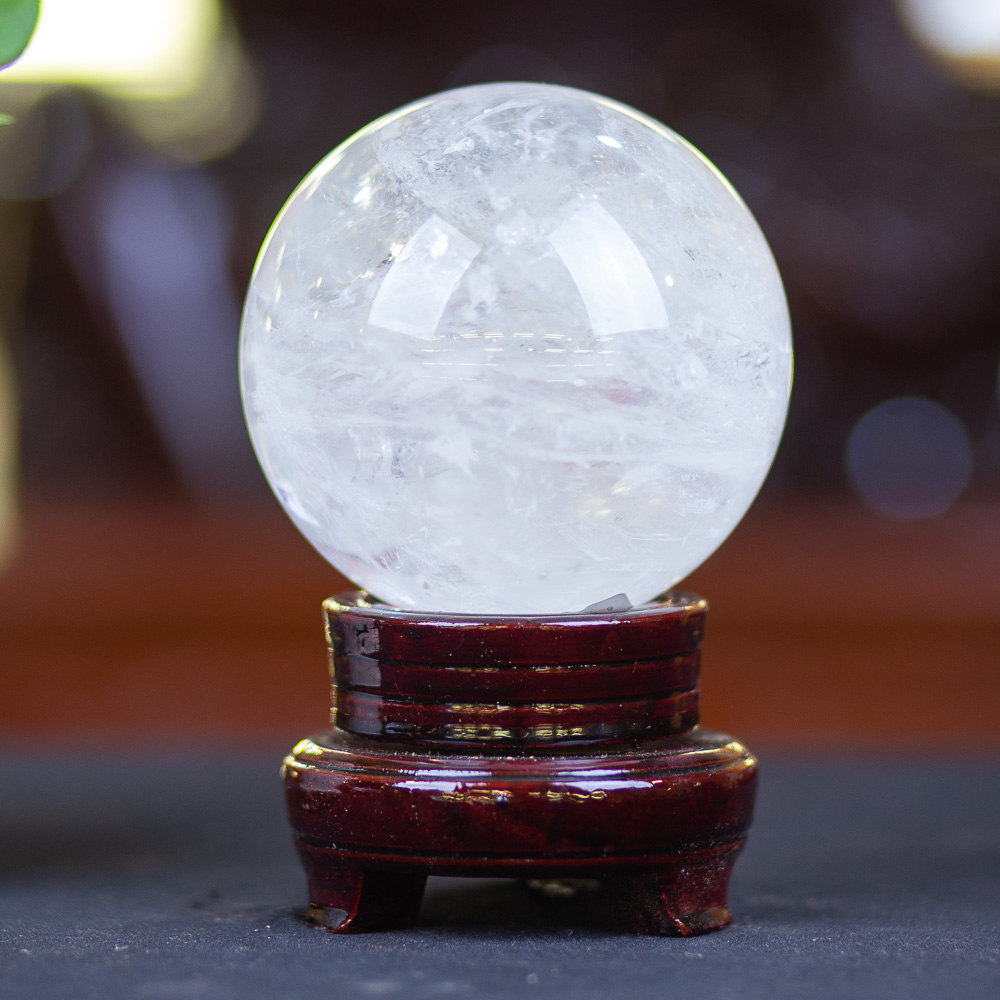 Quả Cầu Phong Thuỷ Thạch Anh Trắng 1.39kg - M08895