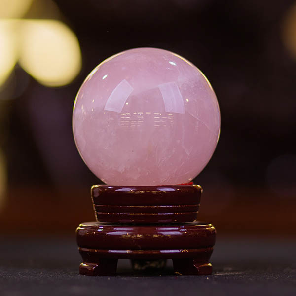 ý nghĩa của quả cầu thạch anh hồng