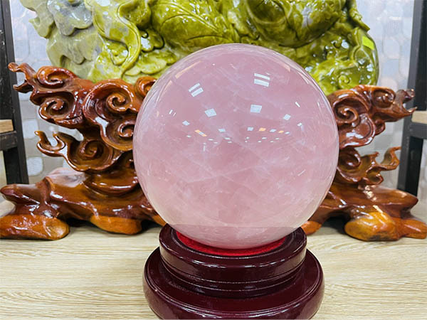 quả cầu thạch anh hồng