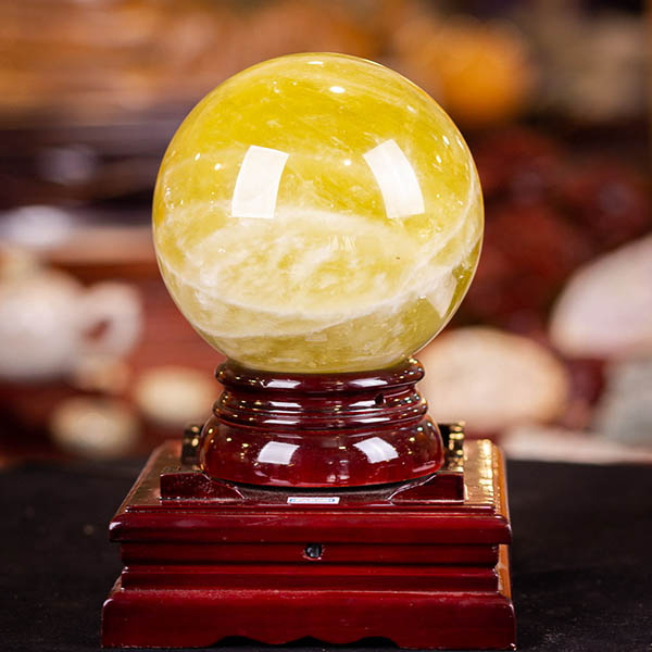 quả cầu thạch anh màu vàng