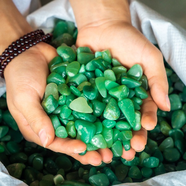 Đá thạch anh vụn xanh lá cây - viên đá “cơ hội” mang năng lượng nuôi dưỡng của hành Mộc