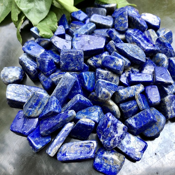 Đá thạch anh vụn màu xanh biển - viên đá cân bằng