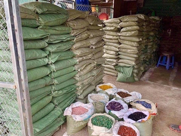 Lựa chọn thạch anh vụn chất lượng tại Đá phong thuỷ An Phát