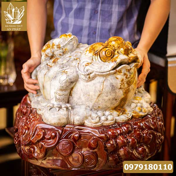 giá thiềm thừ bằng đá tự nhiên