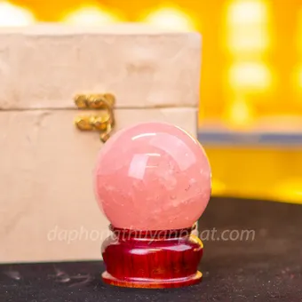 Quả Cầu Phong Thủy Đá Thạch Anh Hồng Có Sao* 0,56kg - 7,3cm - M23810