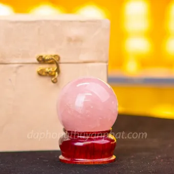 Quả Cầu Phong Thủy Đá Thạch Anh Hồng Có Sao* 0,43kg - 6,7cm - M05730